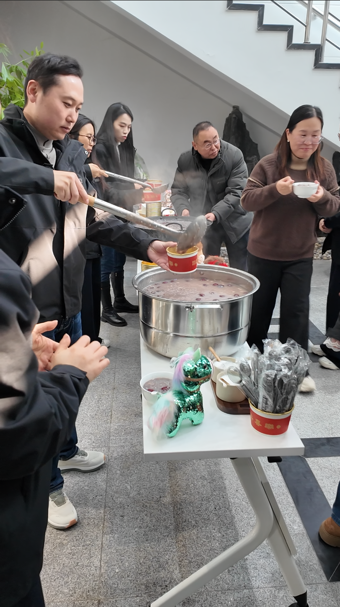 8fe6d4514b9457256ed7a7eb9886ebc8